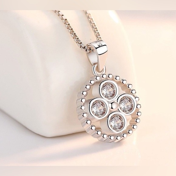 Four Stone Circle Necklace - Picture 1 of 3